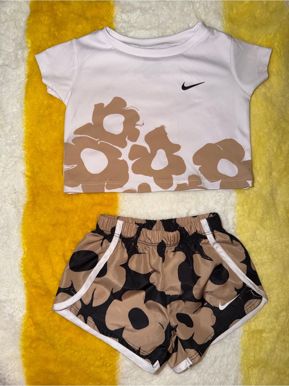 Nike Girls Floral Two-Piece Active Set - White & Tan